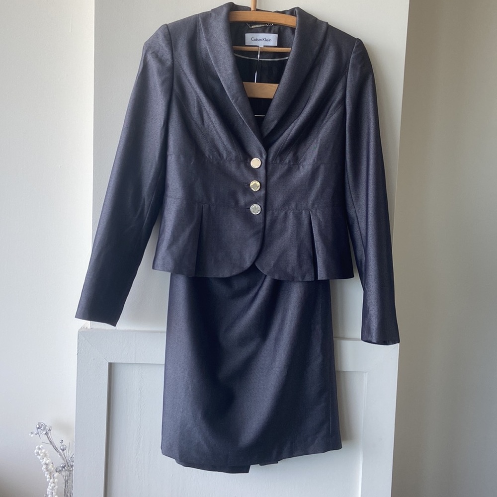 Calvin Klein 2-piece suit - blazer is 4P and skirt 6P